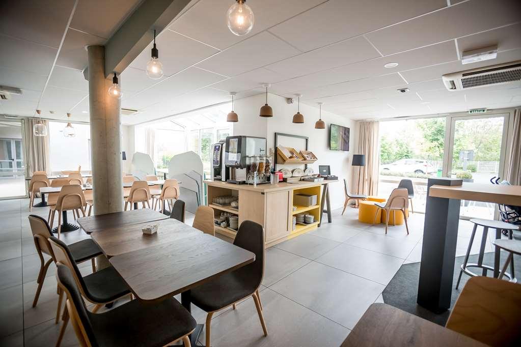 Hotel Kyriad Clermont-ferrand-sud - La Pardieu 3*